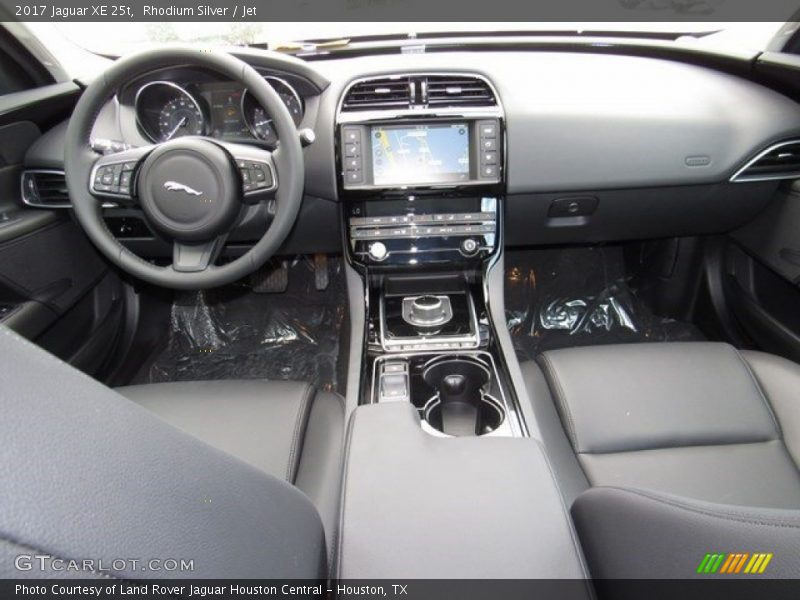 Dashboard of 2017 XE 25t