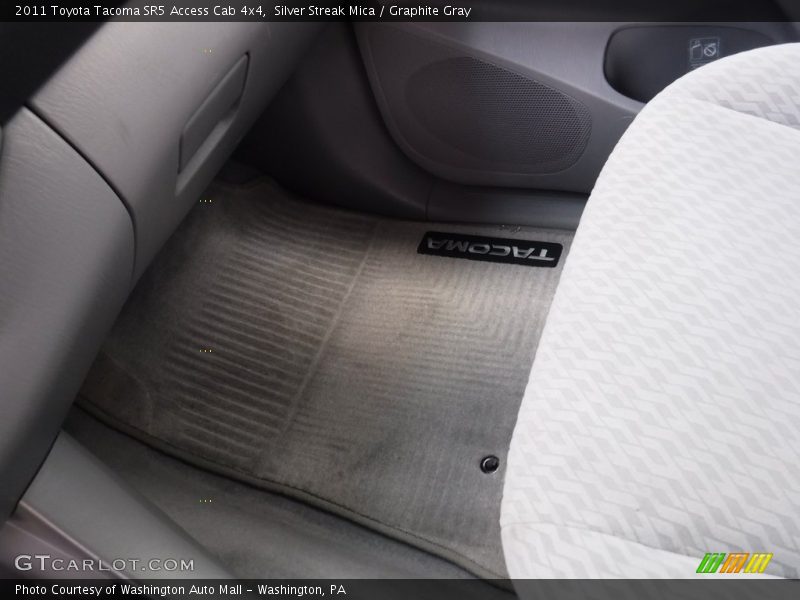 Silver Streak Mica / Graphite Gray 2011 Toyota Tacoma SR5 Access Cab 4x4