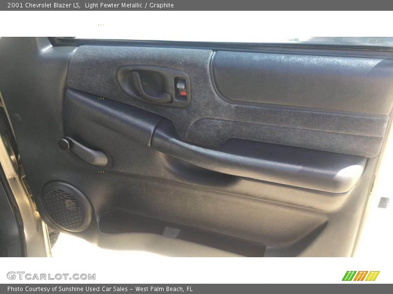Light Pewter Metallic / Graphite 2001 Chevrolet Blazer LS
