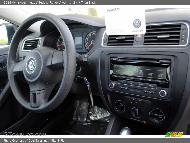 Reflex Silver Metallic / Titan Black 2014 Volkswagen Jetta S Sedan