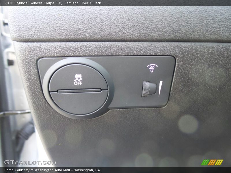 Controls of 2016 Genesis Coupe 3.8