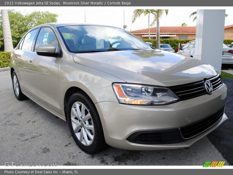 Moonrock Silver Metallic / Cornsilk Beige 2013 Volkswagen Jetta SE Sedan