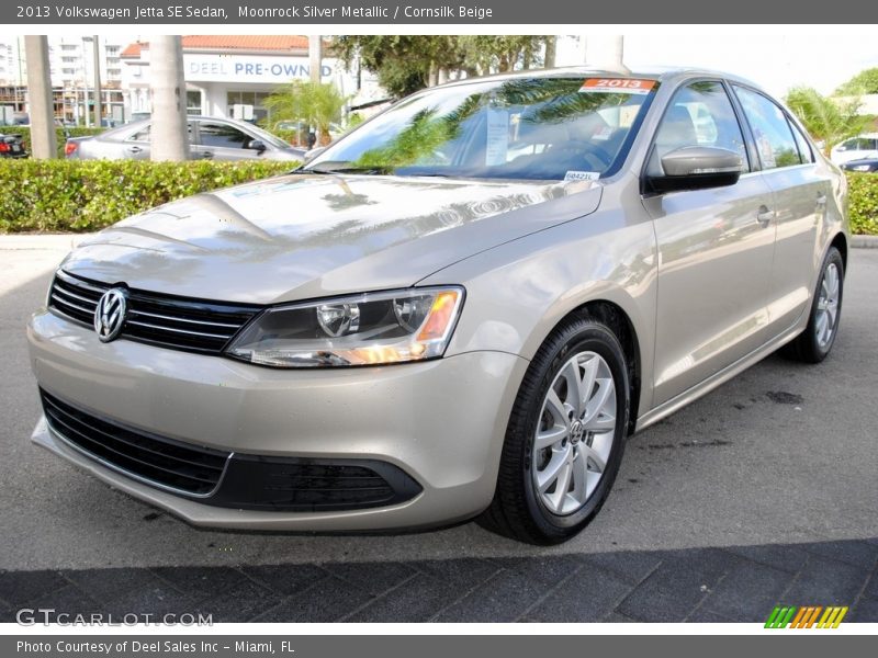 Moonrock Silver Metallic / Cornsilk Beige 2013 Volkswagen Jetta SE Sedan