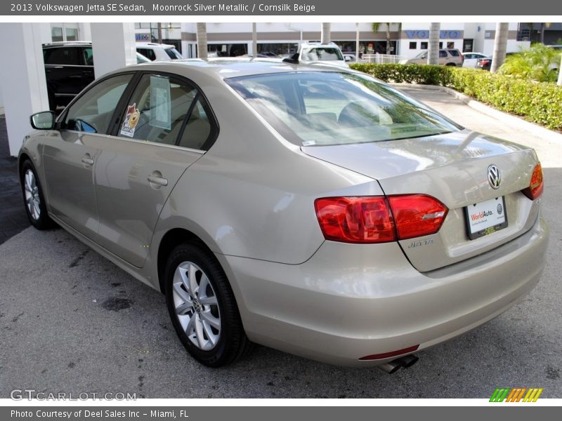 Moonrock Silver Metallic / Cornsilk Beige 2013 Volkswagen Jetta SE Sedan