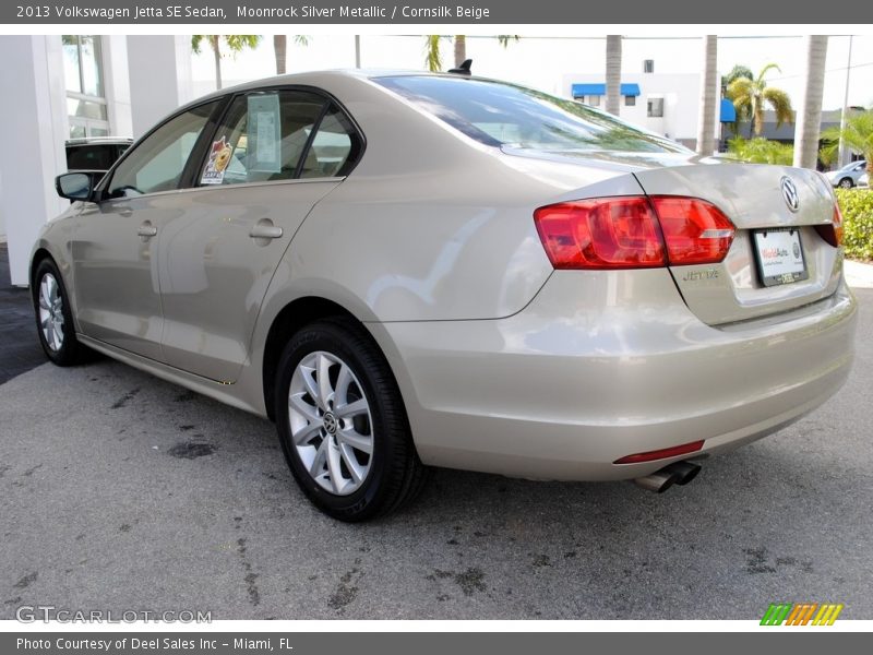 Moonrock Silver Metallic / Cornsilk Beige 2013 Volkswagen Jetta SE Sedan