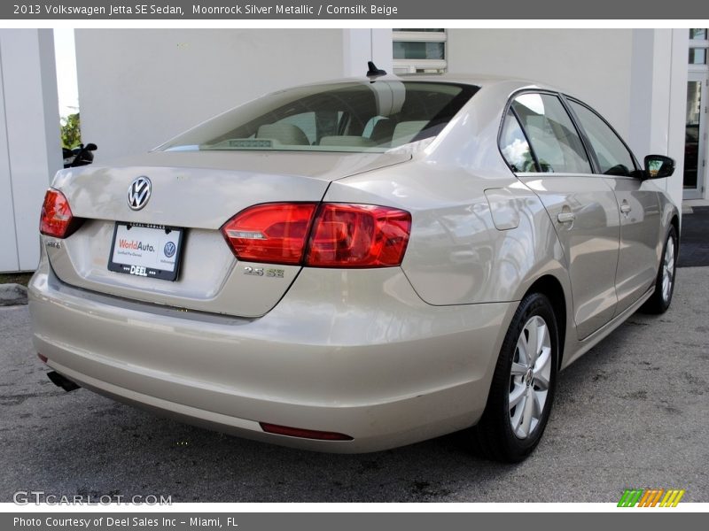 Moonrock Silver Metallic / Cornsilk Beige 2013 Volkswagen Jetta SE Sedan