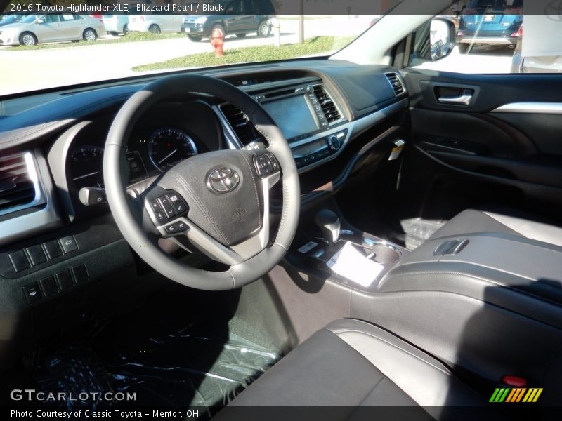 Blizzard Pearl / Black 2016 Toyota Highlander XLE