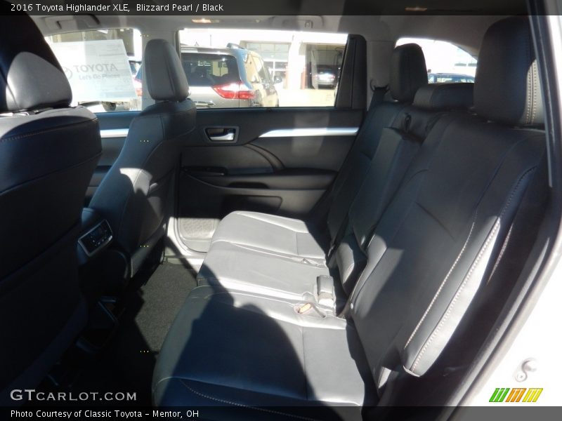 Blizzard Pearl / Black 2016 Toyota Highlander XLE