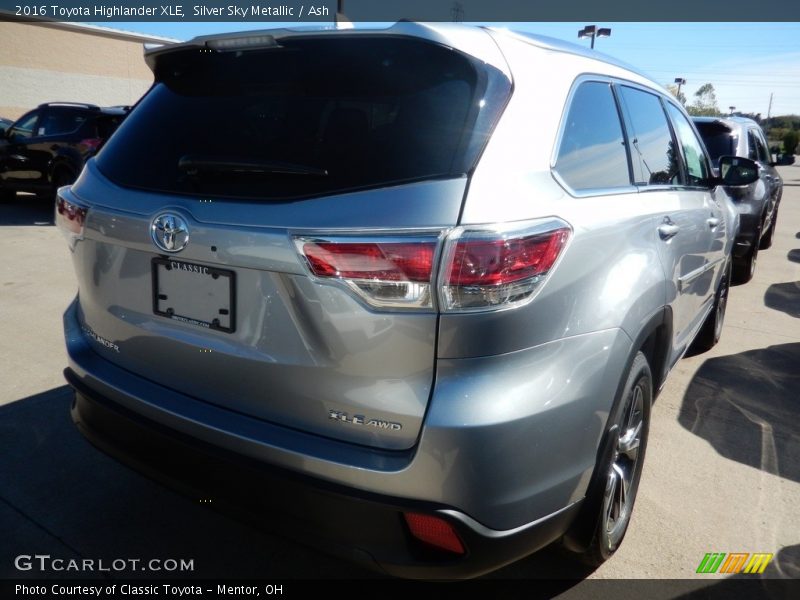 Silver Sky Metallic / Ash 2016 Toyota Highlander XLE