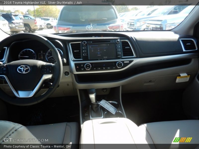 Silver Sky Metallic / Ash 2016 Toyota Highlander XLE