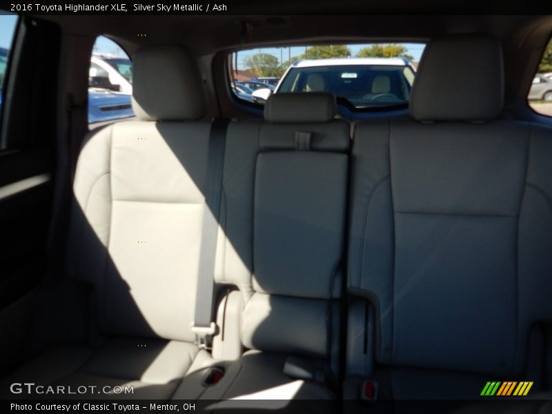 Silver Sky Metallic / Ash 2016 Toyota Highlander XLE