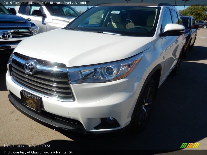 Blizzard Pearl / Almond 2016 Toyota Highlander XLE
