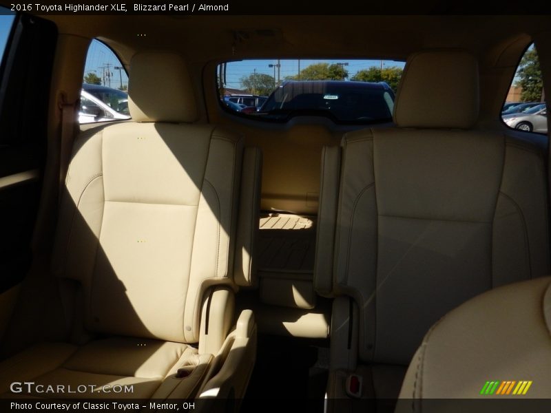 Blizzard Pearl / Almond 2016 Toyota Highlander XLE