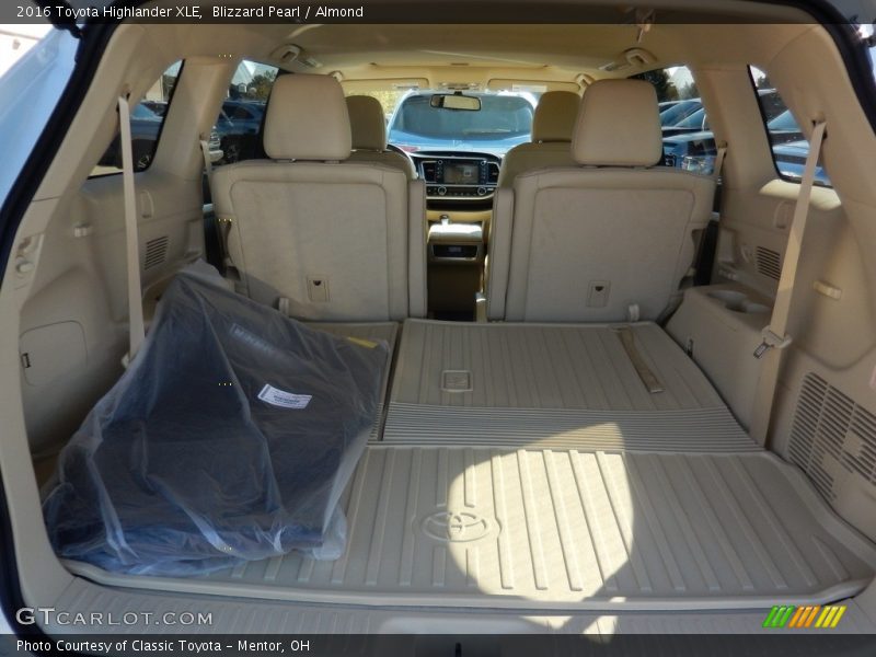 Blizzard Pearl / Almond 2016 Toyota Highlander XLE