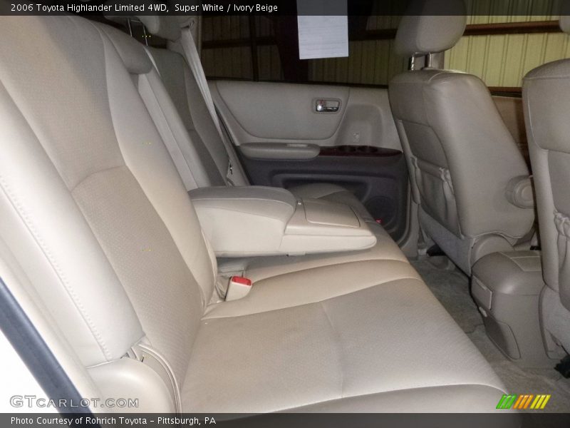 Super White / Ivory Beige 2006 Toyota Highlander Limited 4WD