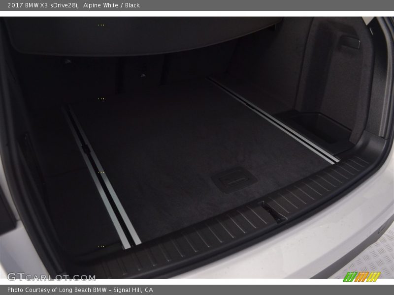Alpine White / Black 2017 BMW X3 sDrive28i