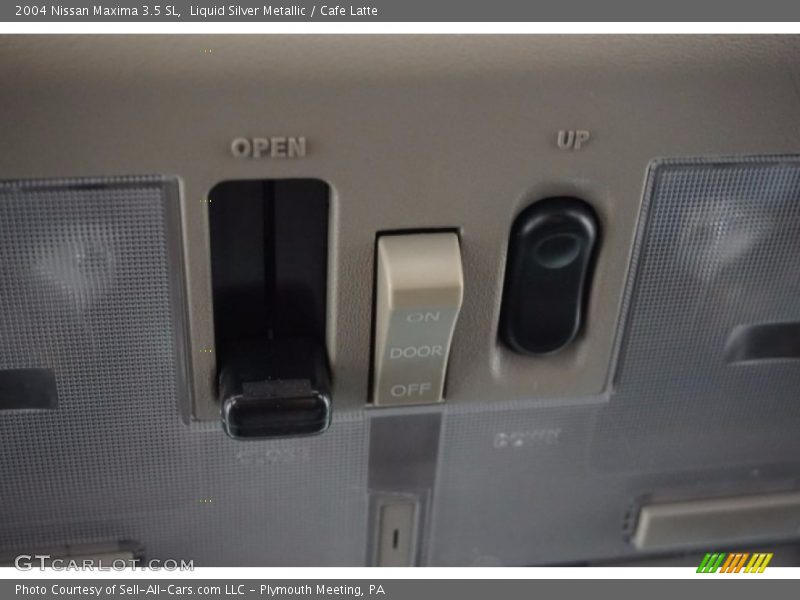 Liquid Silver Metallic / Cafe Latte 2004 Nissan Maxima 3.5 SL