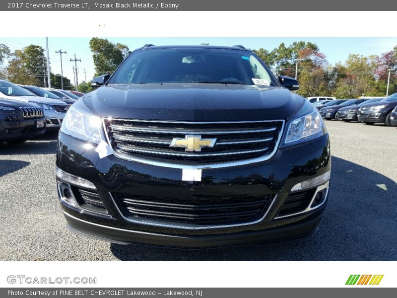 Mosaic Black Metallic / Ebony 2017 Chevrolet Traverse LT
