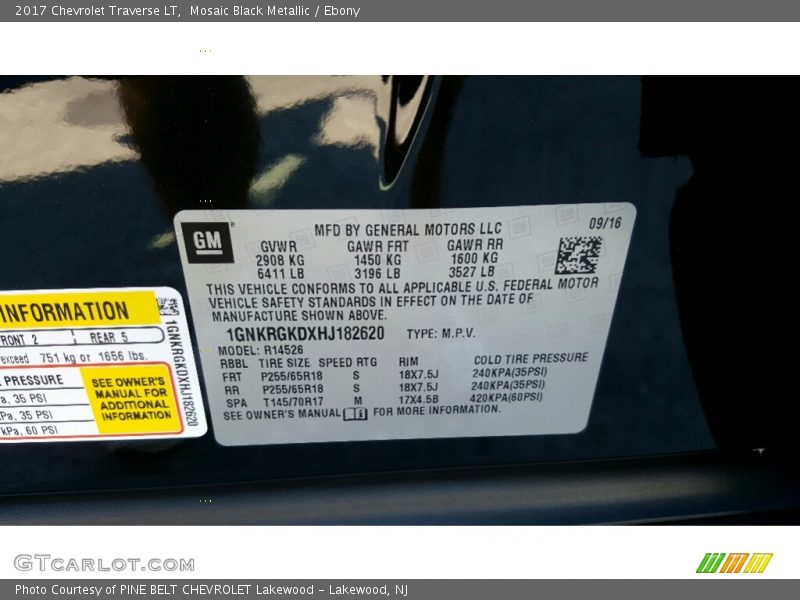 Mosaic Black Metallic / Ebony 2017 Chevrolet Traverse LT