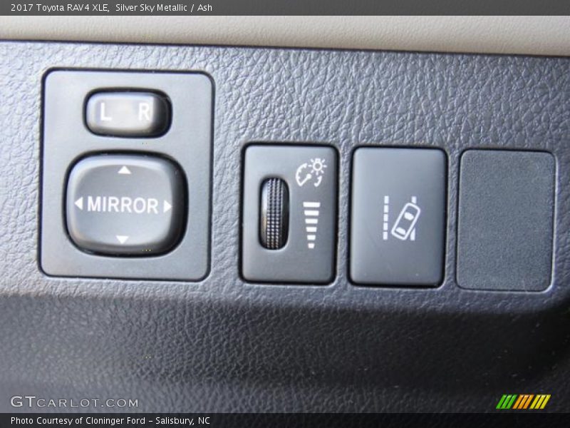 Silver Sky Metallic / Ash 2017 Toyota RAV4 XLE