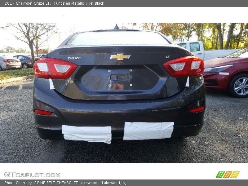 Tungsten Metallic / Jet Black 2017 Chevrolet Cruze LT