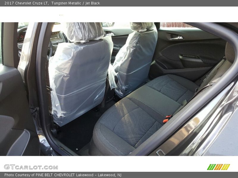 Tungsten Metallic / Jet Black 2017 Chevrolet Cruze LT