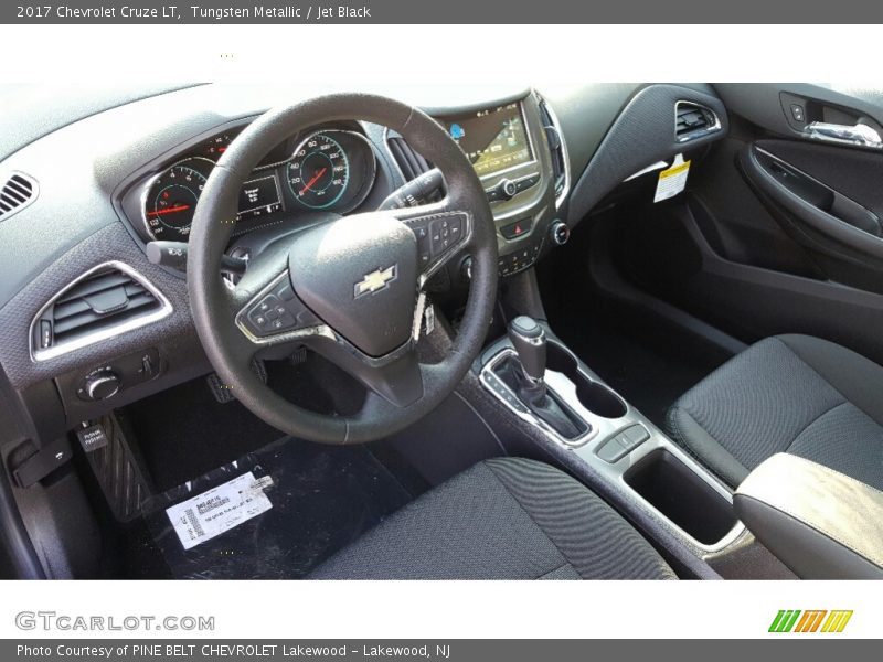 Tungsten Metallic / Jet Black 2017 Chevrolet Cruze LT