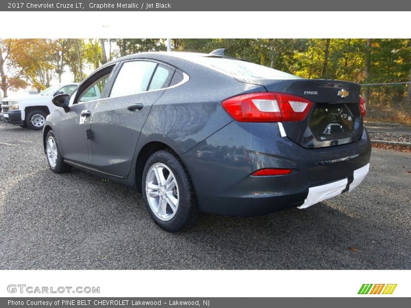 Graphite Metallic / Jet Black 2017 Chevrolet Cruze LT