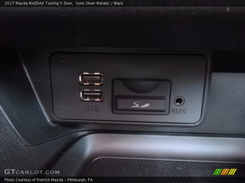 Sonic Silver Metallic / Black 2017 Mazda MAZDA3 Touring 5 Door