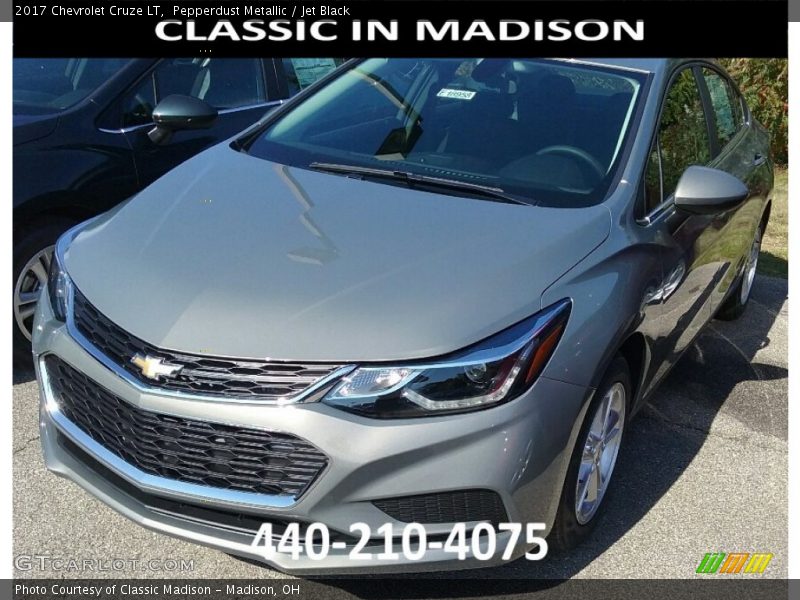 Pepperdust Metallic / Jet Black 2017 Chevrolet Cruze LT