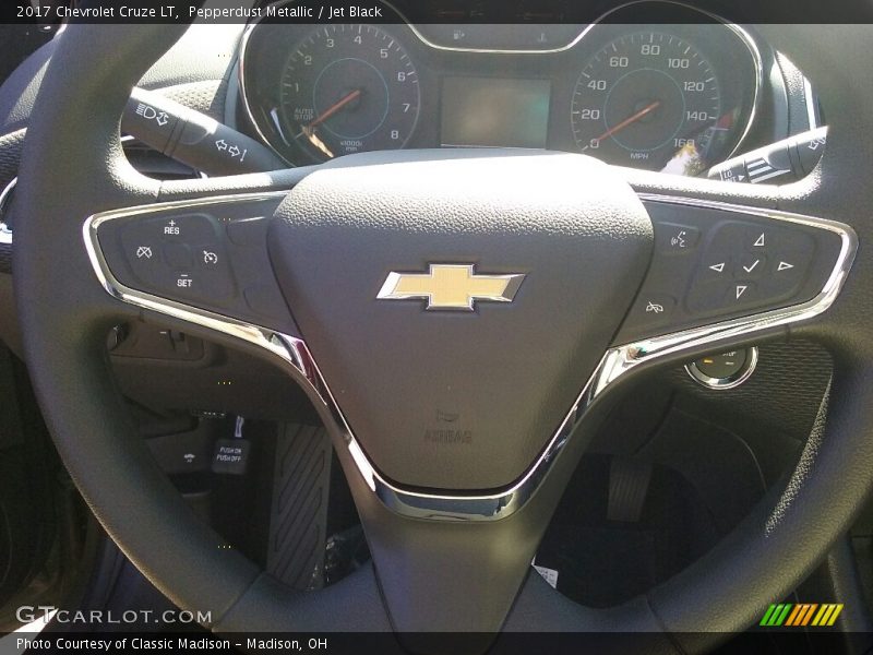 Pepperdust Metallic / Jet Black 2017 Chevrolet Cruze LT