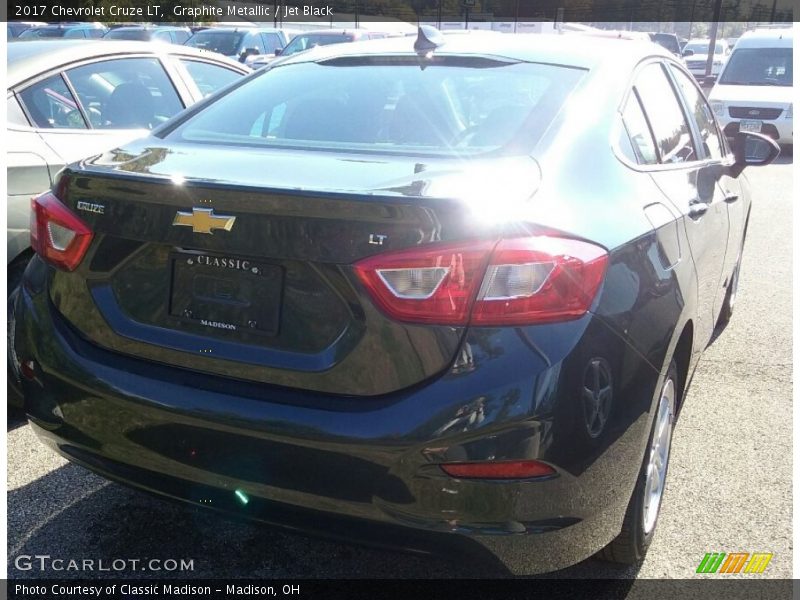 Graphite Metallic / Jet Black 2017 Chevrolet Cruze LT