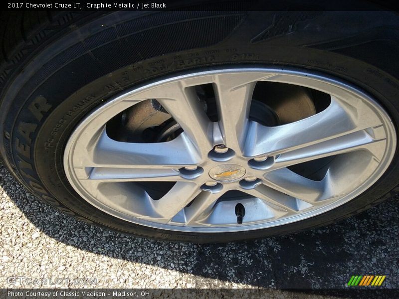 Graphite Metallic / Jet Black 2017 Chevrolet Cruze LT