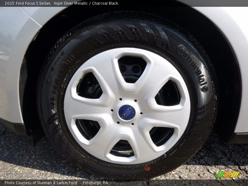 Ingot Silver Metallic / Charcoal Black 2015 Ford Focus S Sedan