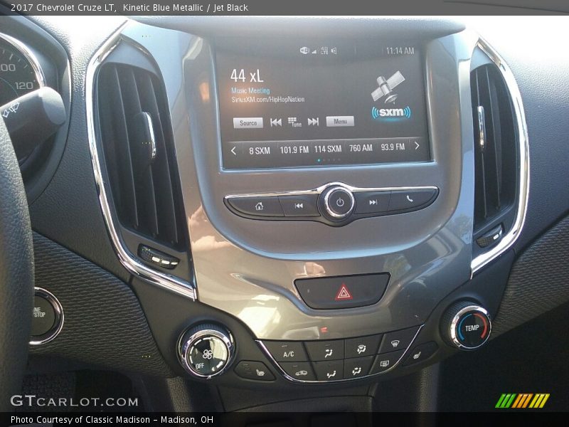 Kinetic Blue Metallic / Jet Black 2017 Chevrolet Cruze LT
