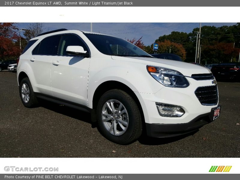 Summit White / Light Titanium/Jet Black 2017 Chevrolet Equinox LT AWD