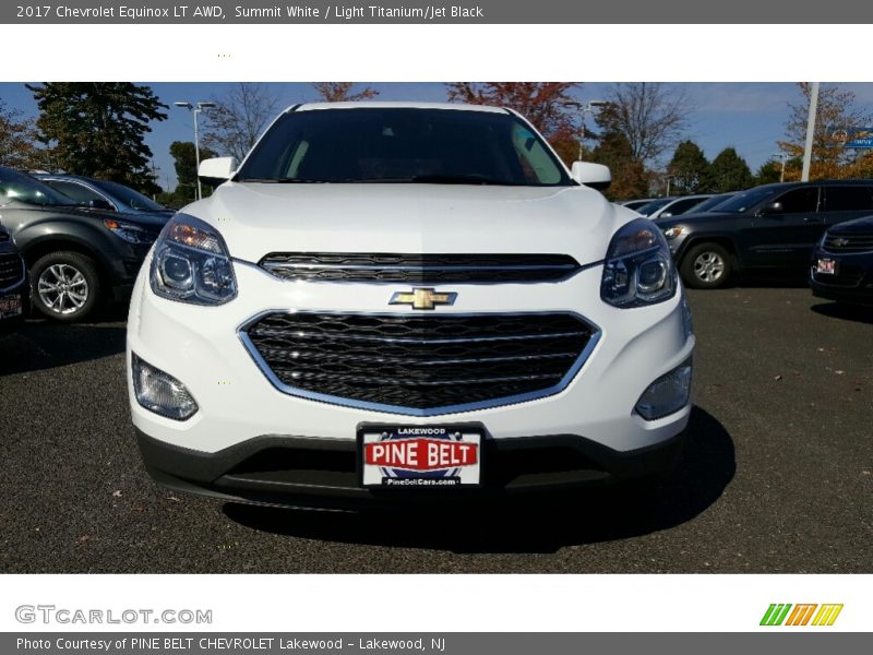 Summit White / Light Titanium/Jet Black 2017 Chevrolet Equinox LT AWD