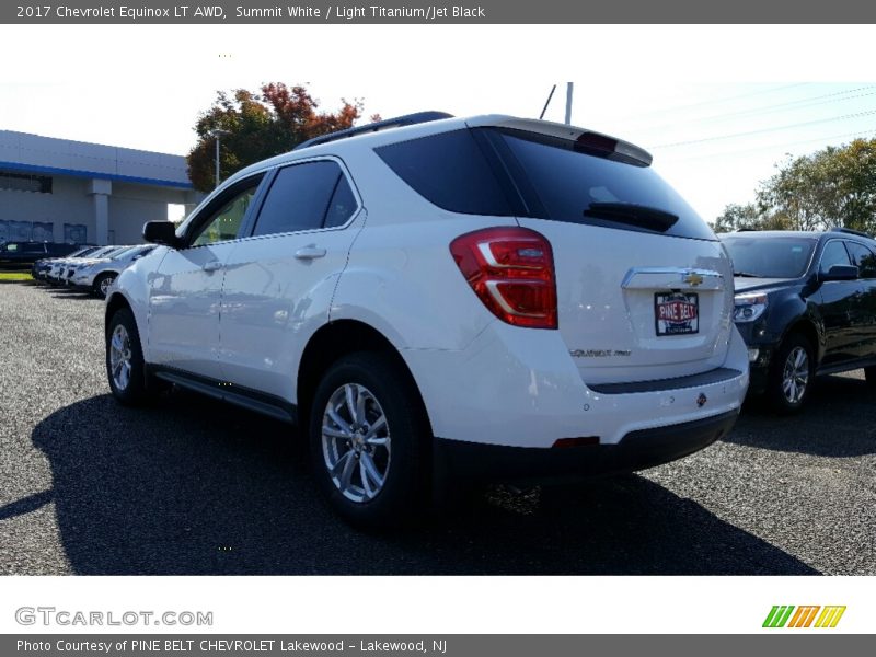 Summit White / Light Titanium/Jet Black 2017 Chevrolet Equinox LT AWD