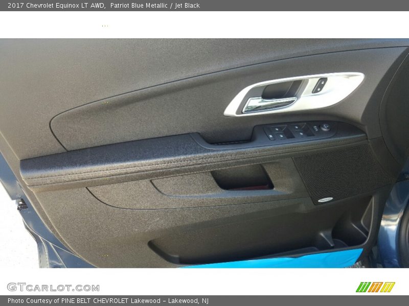 Patriot Blue Metallic / Jet Black 2017 Chevrolet Equinox LT AWD