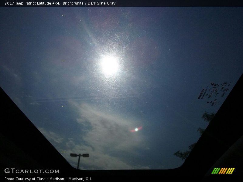 Bright White / Dark Slate Gray 2017 Jeep Patriot Latitude 4x4