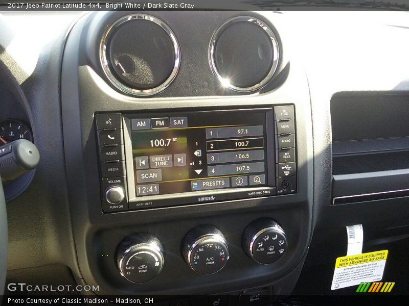 Bright White / Dark Slate Gray 2017 Jeep Patriot Latitude 4x4