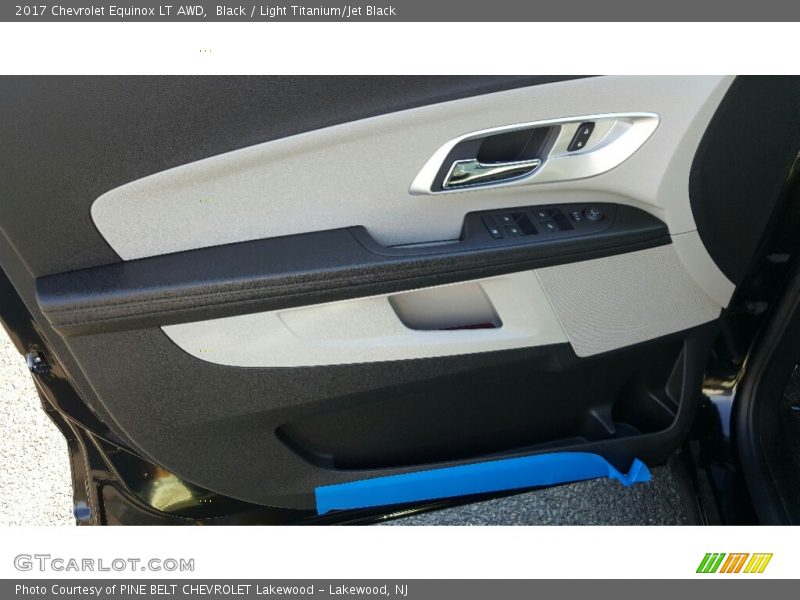Black / Light Titanium/Jet Black 2017 Chevrolet Equinox LT AWD