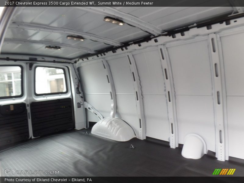 Summit White / Medium Pewter 2017 Chevrolet Express 3500 Cargo Extended WT
