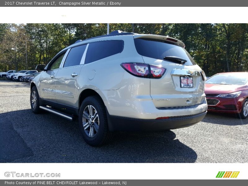 Champagne Silver Metallic / Ebony 2017 Chevrolet Traverse LT