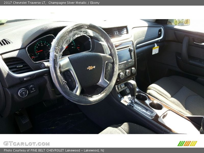 Champagne Silver Metallic / Ebony 2017 Chevrolet Traverse LT