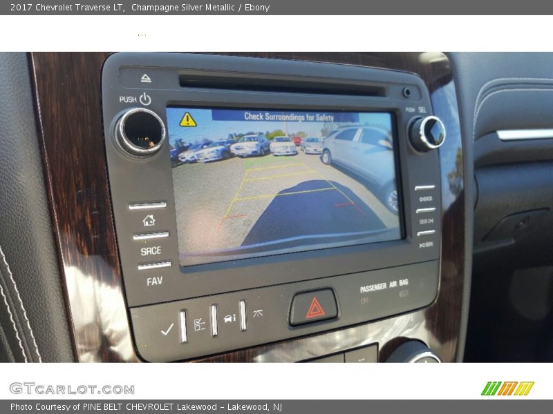 Champagne Silver Metallic / Ebony 2017 Chevrolet Traverse LT