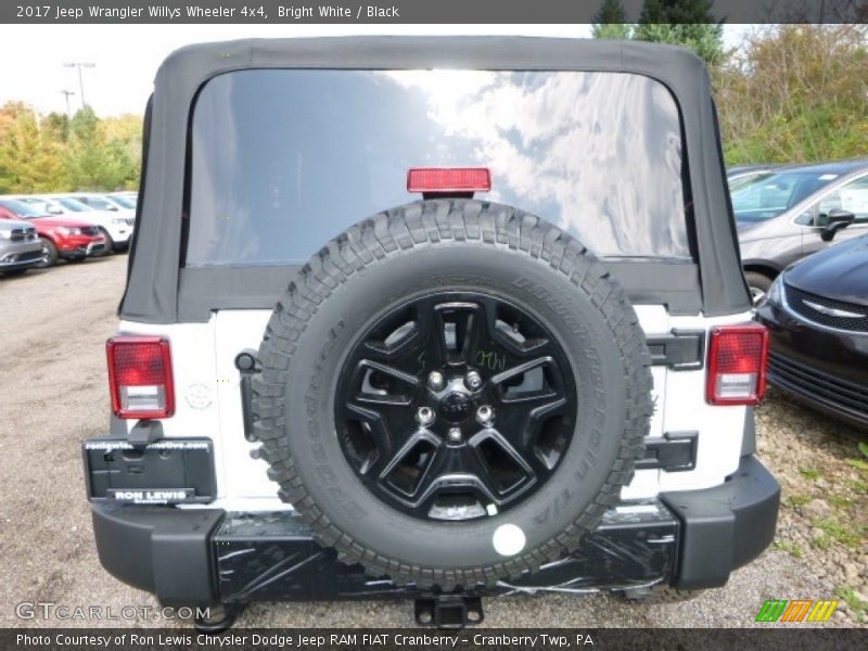 Bright White / Black 2017 Jeep Wrangler Willys Wheeler 4x4