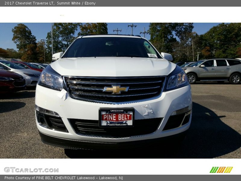 Summit White / Ebony 2017 Chevrolet Traverse LT