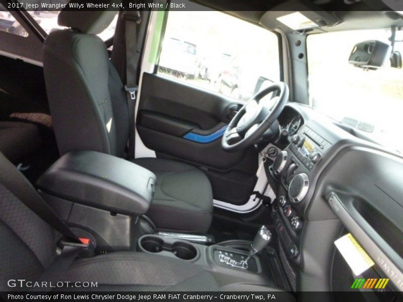 Bright White / Black 2017 Jeep Wrangler Willys Wheeler 4x4