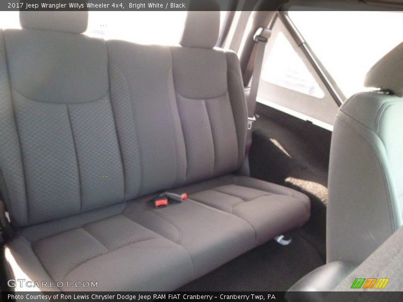 Bright White / Black 2017 Jeep Wrangler Willys Wheeler 4x4